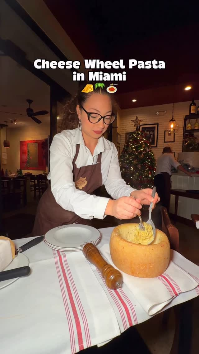 Post 4 by Gaby & Johnny | Foodie Couple on Instagram (video)