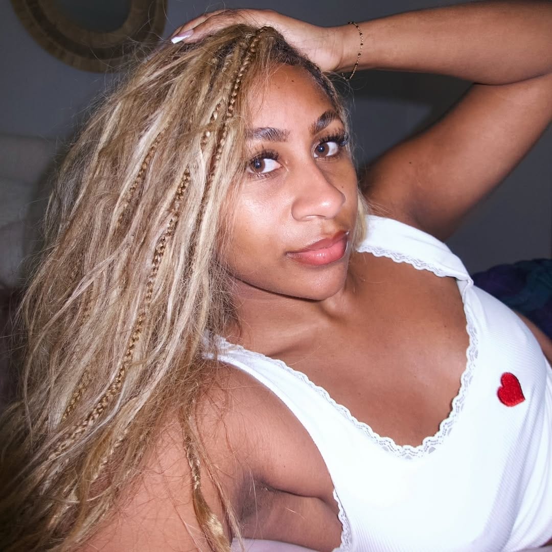 Post 6 by Mia Léshae ❤︎ on Instagram (carousel)