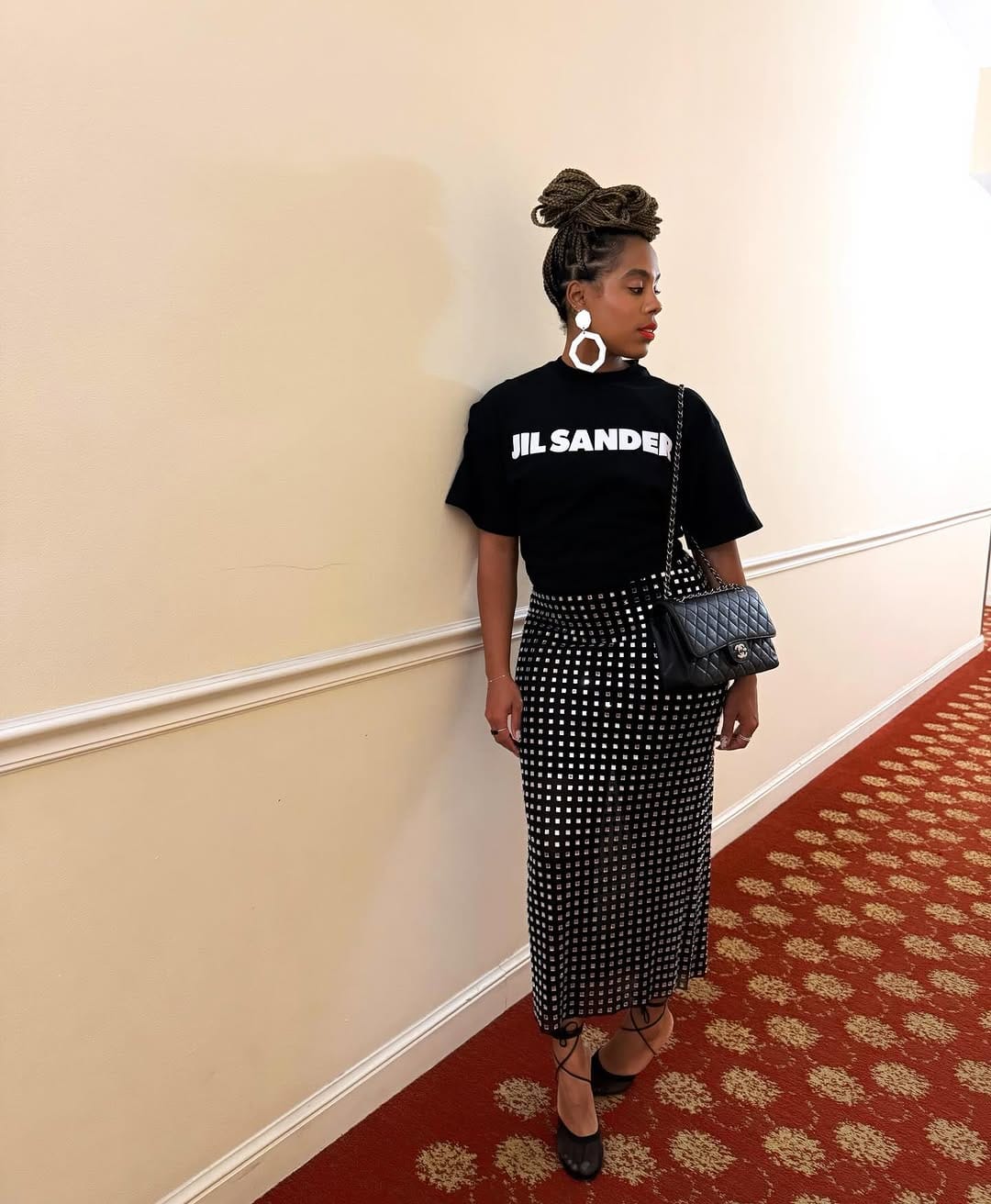 Post 8 by C H A N E L | The Glow Expert on Instagram (carousel)