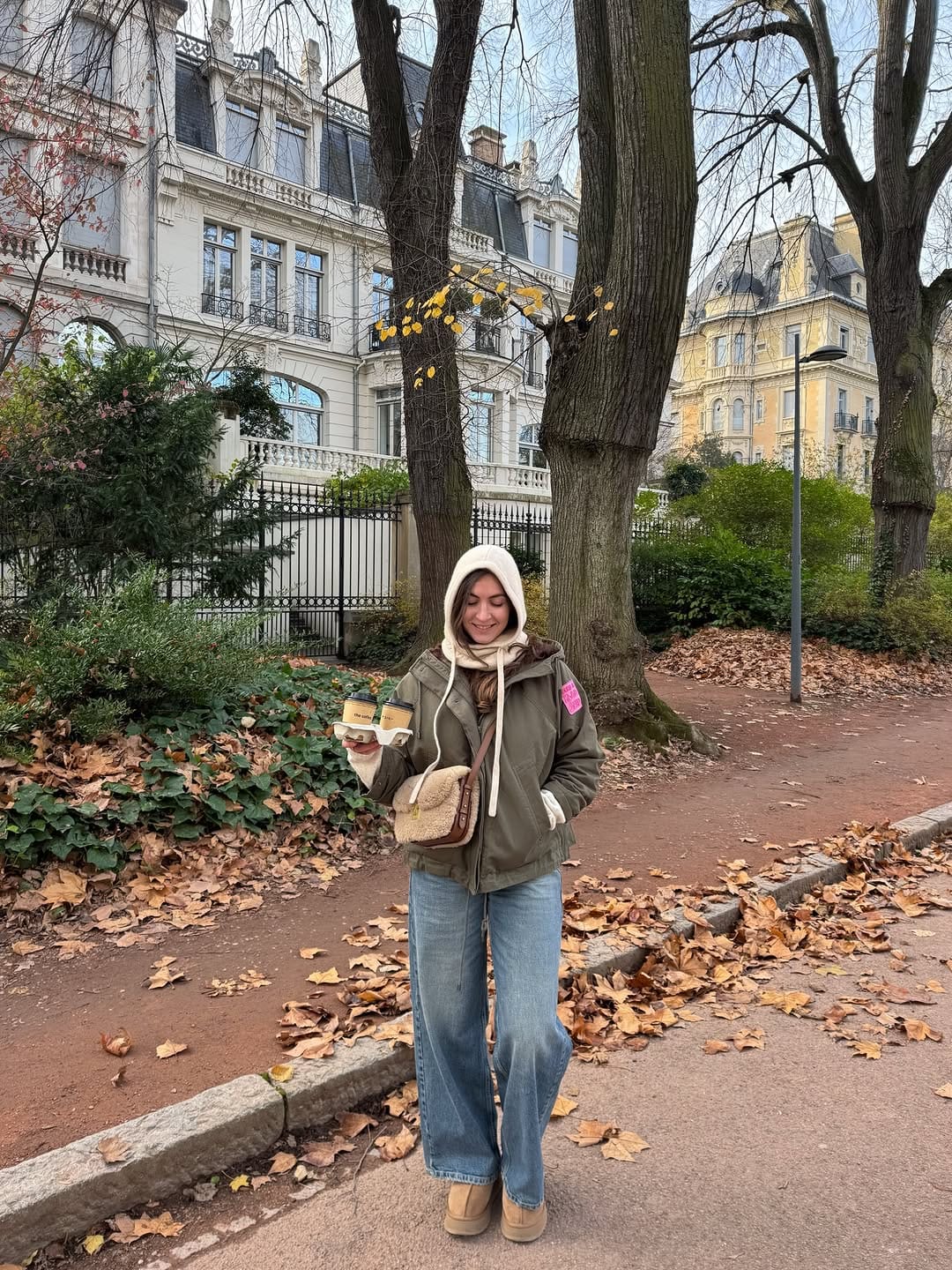 Post 6 by Faustine Clerc on Instagram (carousel)