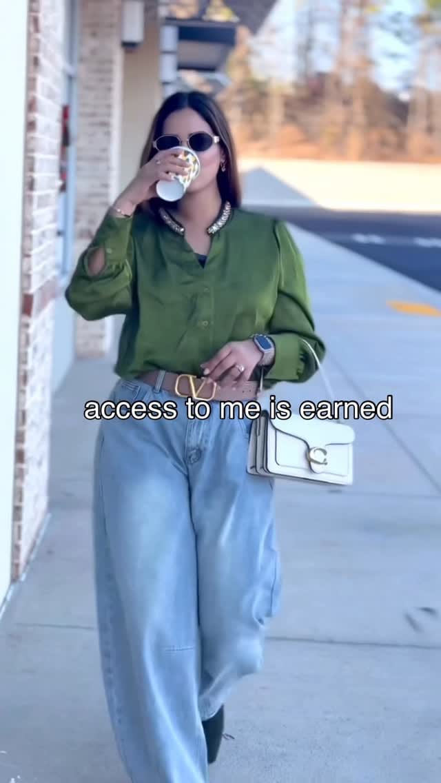 Post 1 by Amna Khan on Instagram (video)