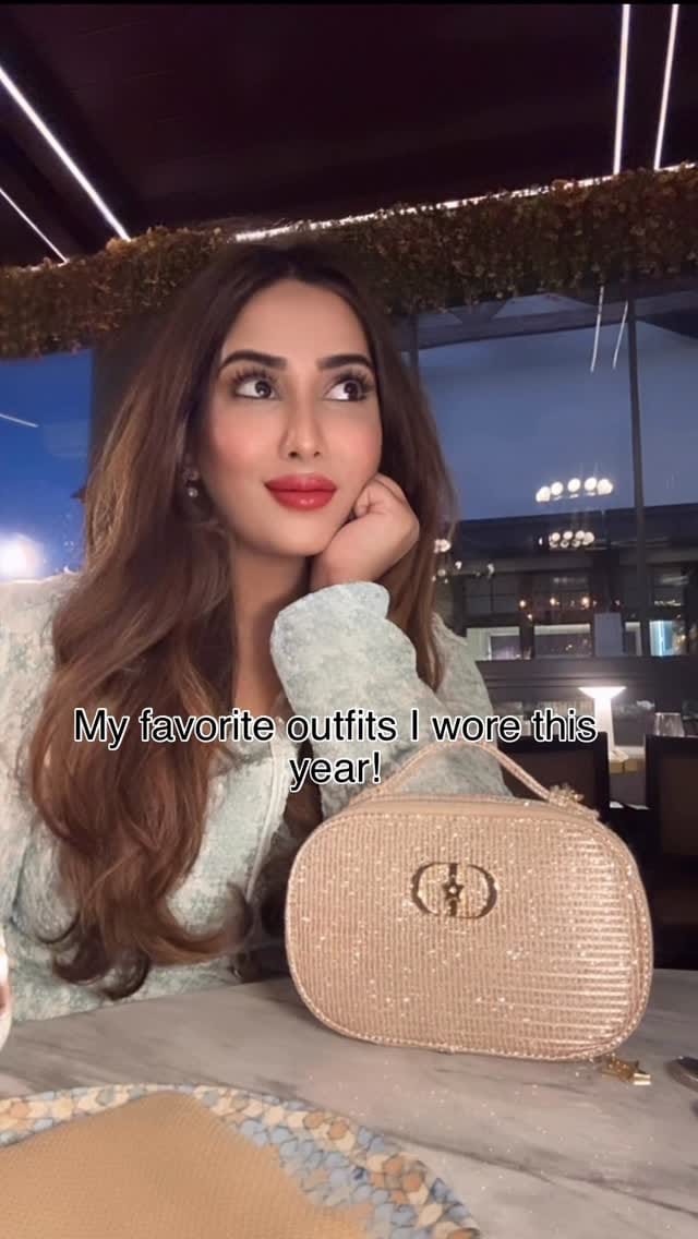 Post 6 by Amna Khan on Instagram (video)