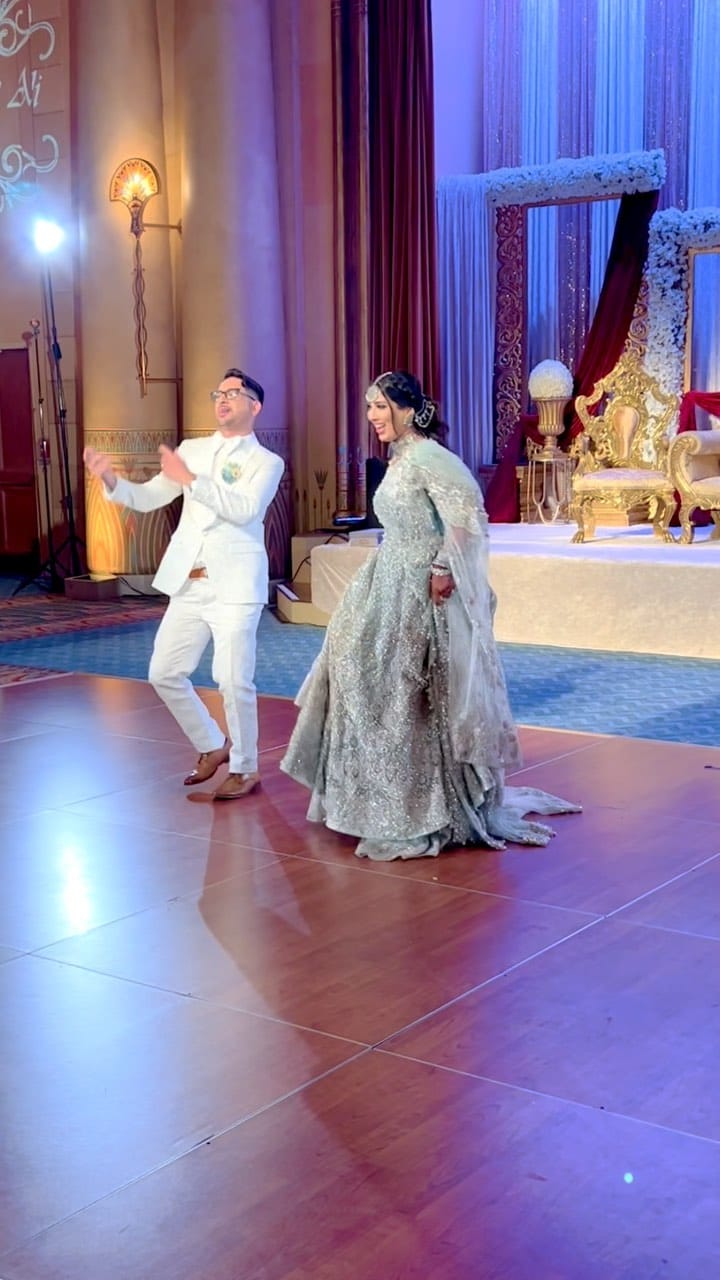 Post 10 by Amna Khan on Instagram (video)