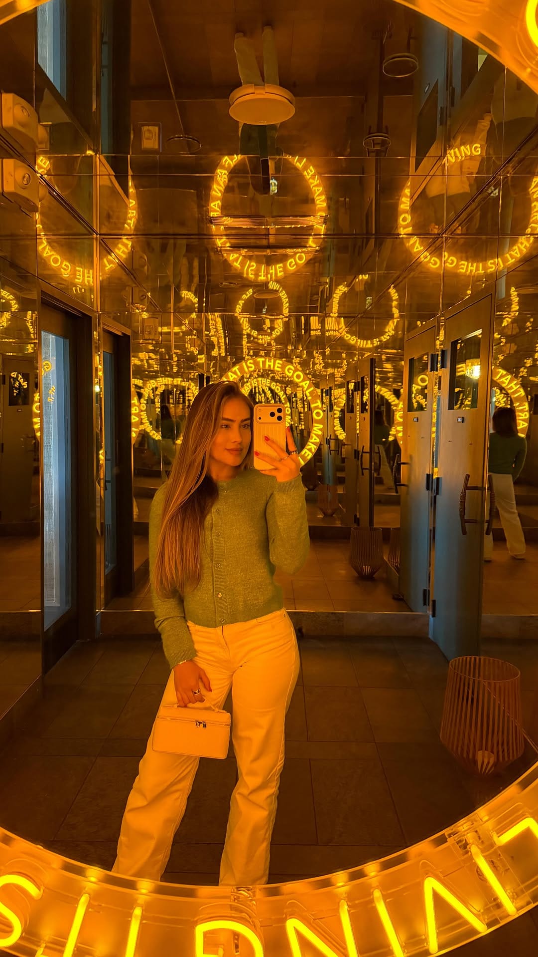 Post 8 by Marylaura Urdaneta on Instagram (video)