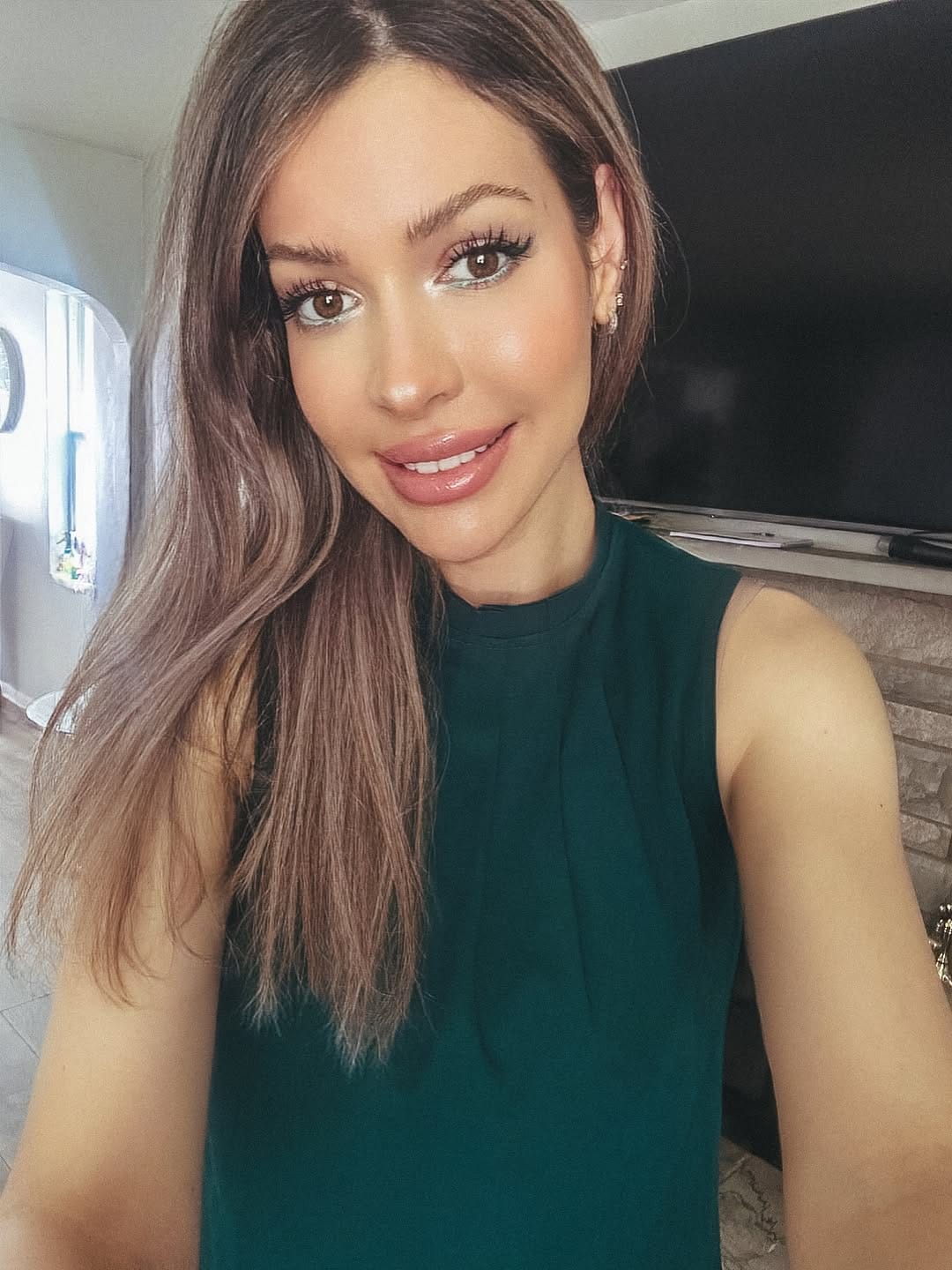 Post 6 by Valentyna Llerena on Instagram (carousel)