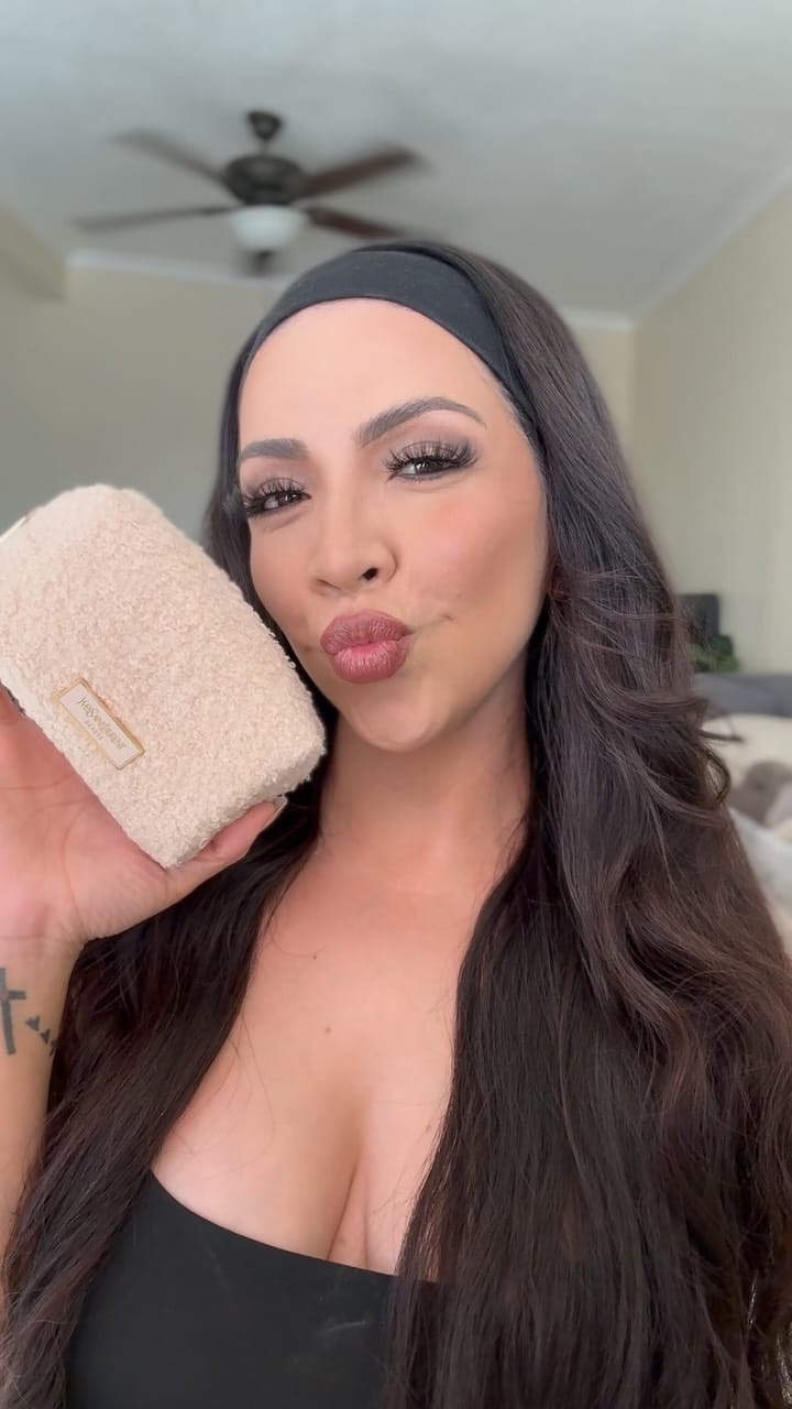 Post 7 by Claudia Lopez on Instagram (video)