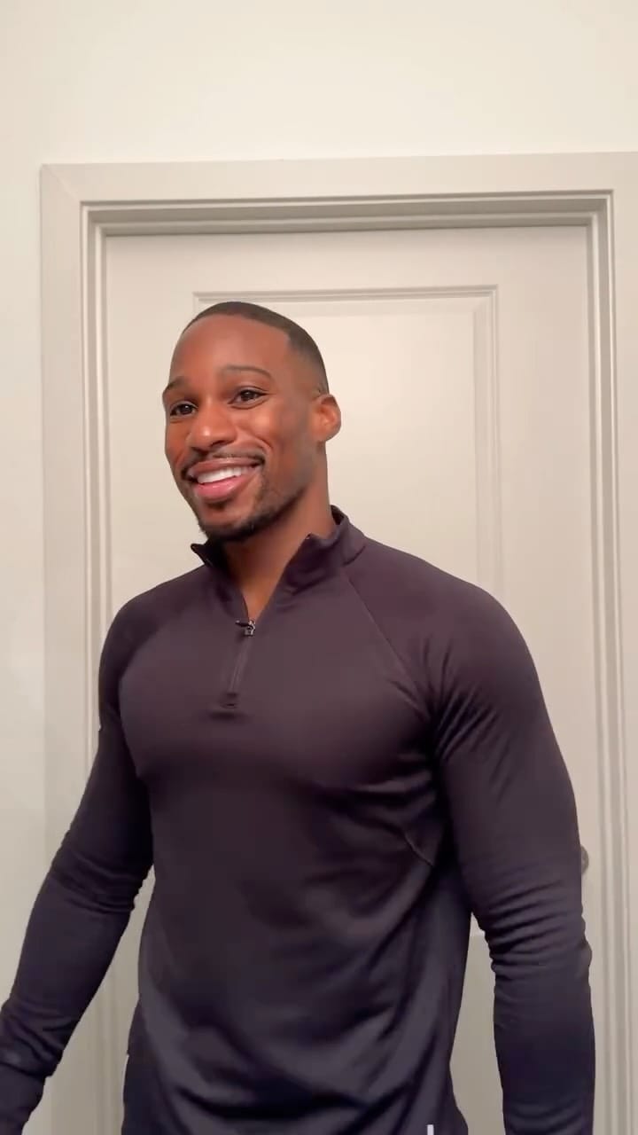 Post 9 by B R A X T O N on Instagram (video)