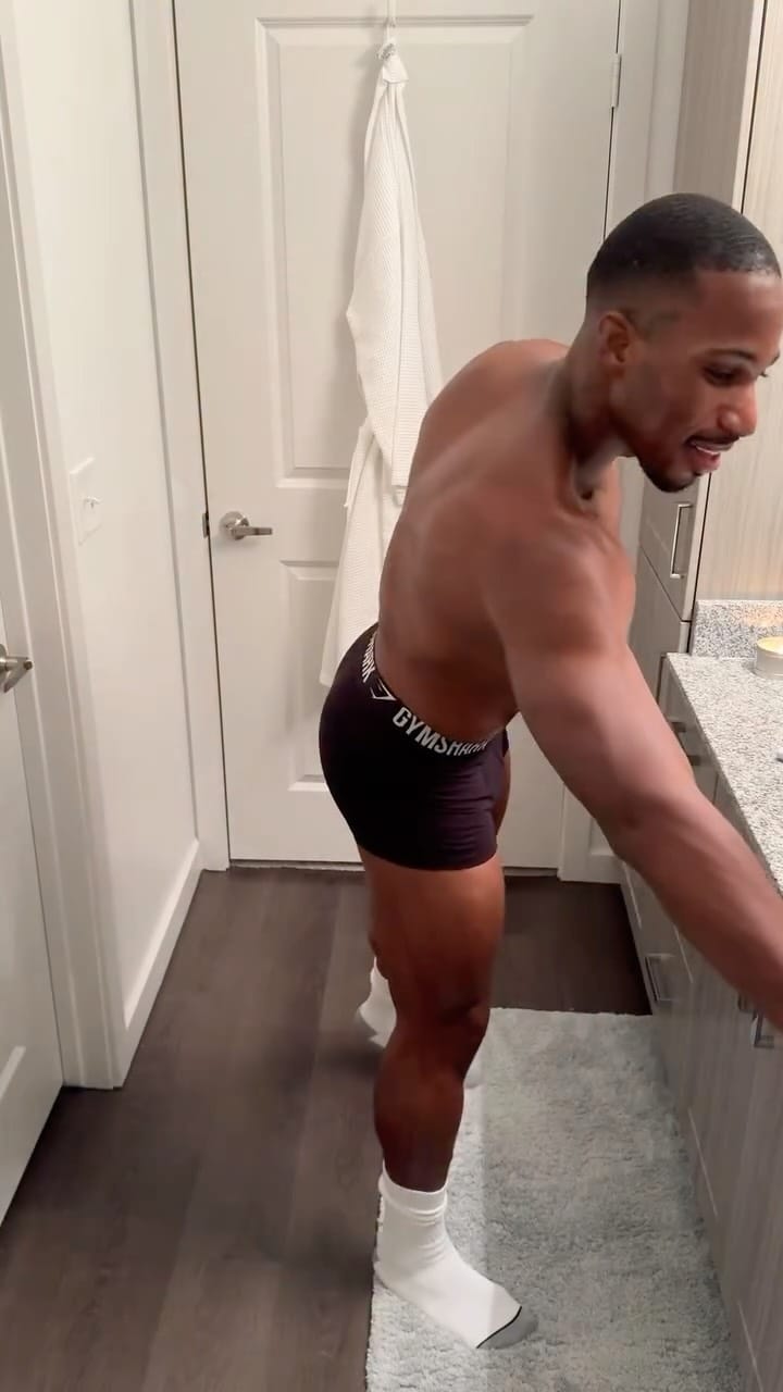 Post 6 by B R A X T O N on Instagram (video)