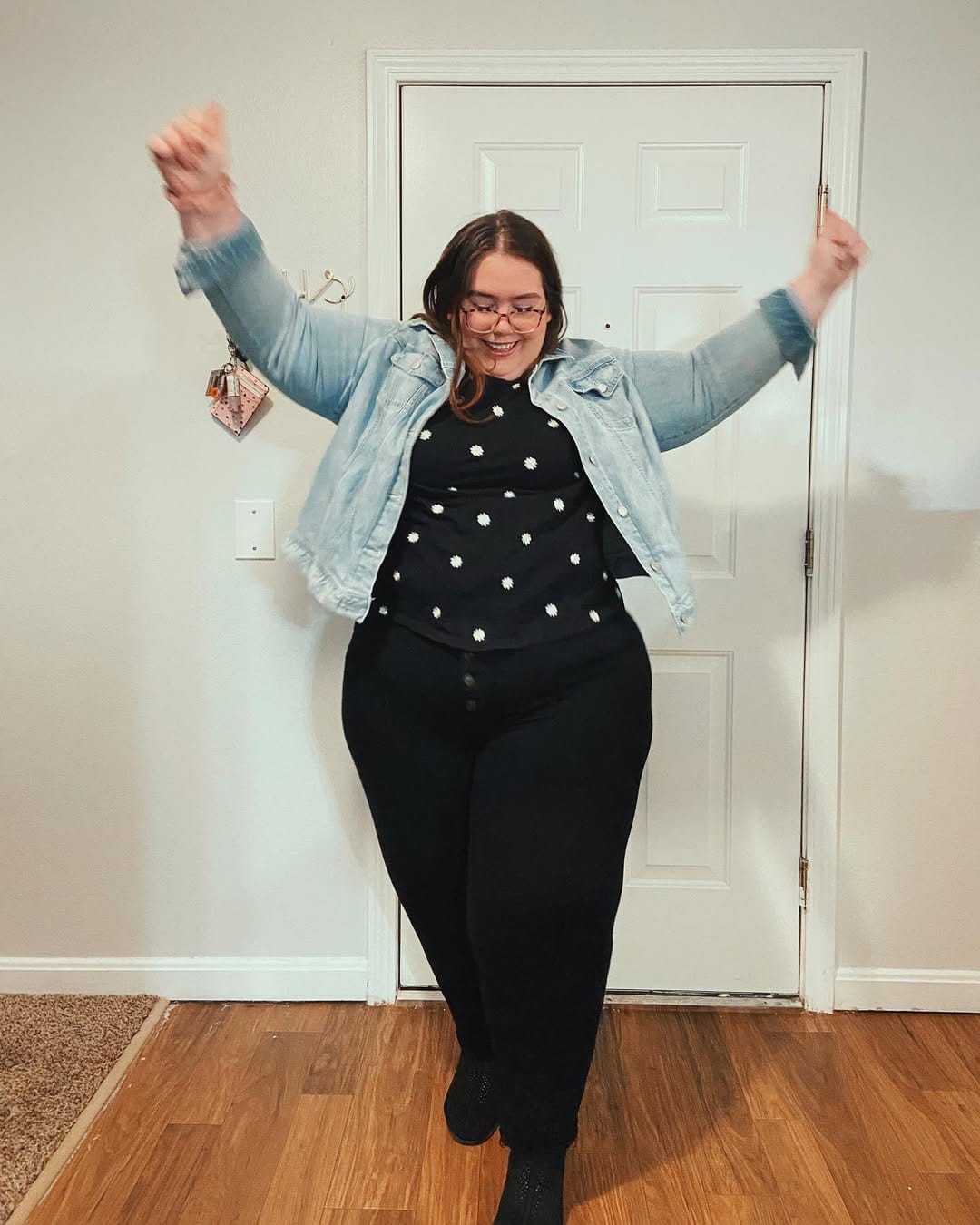Post 9 by Jessica🌻•Plus Size Fashion• on Instagram (carousel)