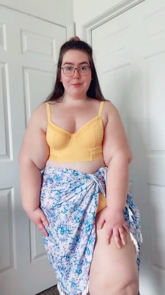 Post 2 by Jessica🌻•Plus Size Fashion• on Instagram (video)