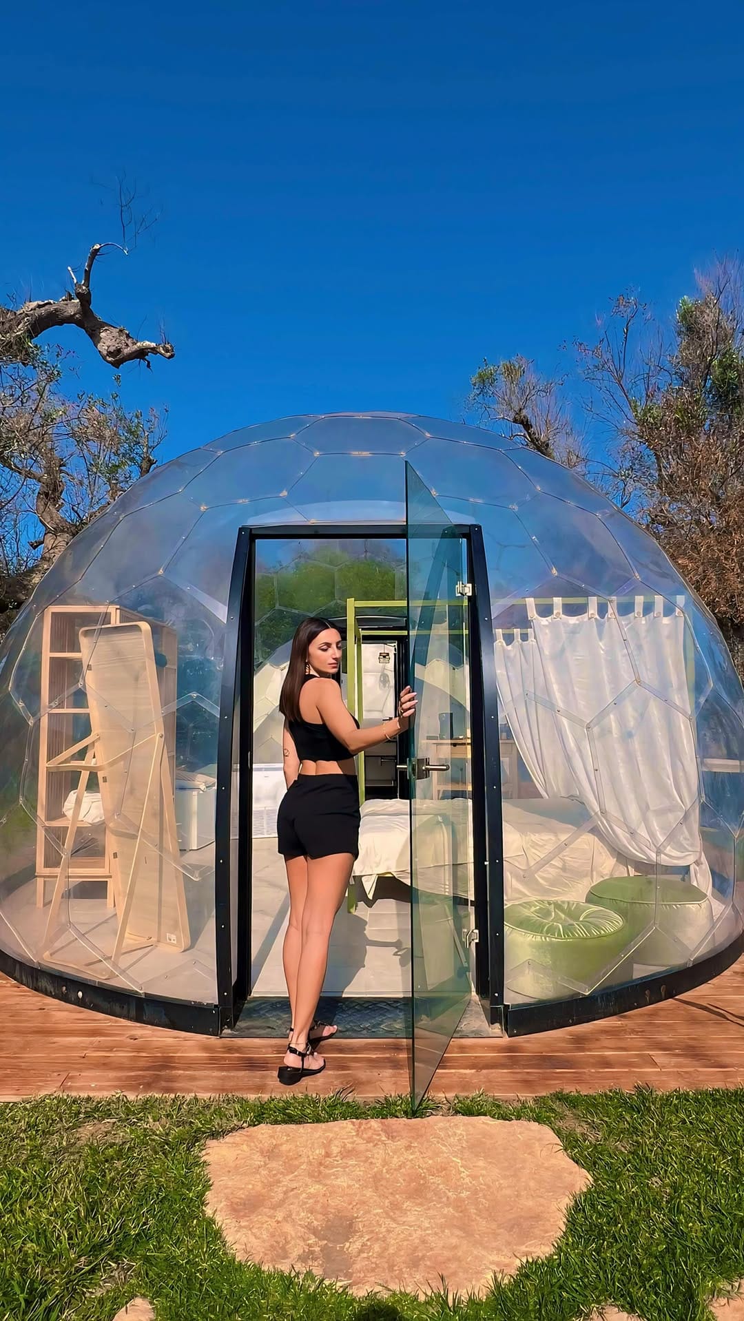 Post 9 by Paola 💕 on Instagram (video)