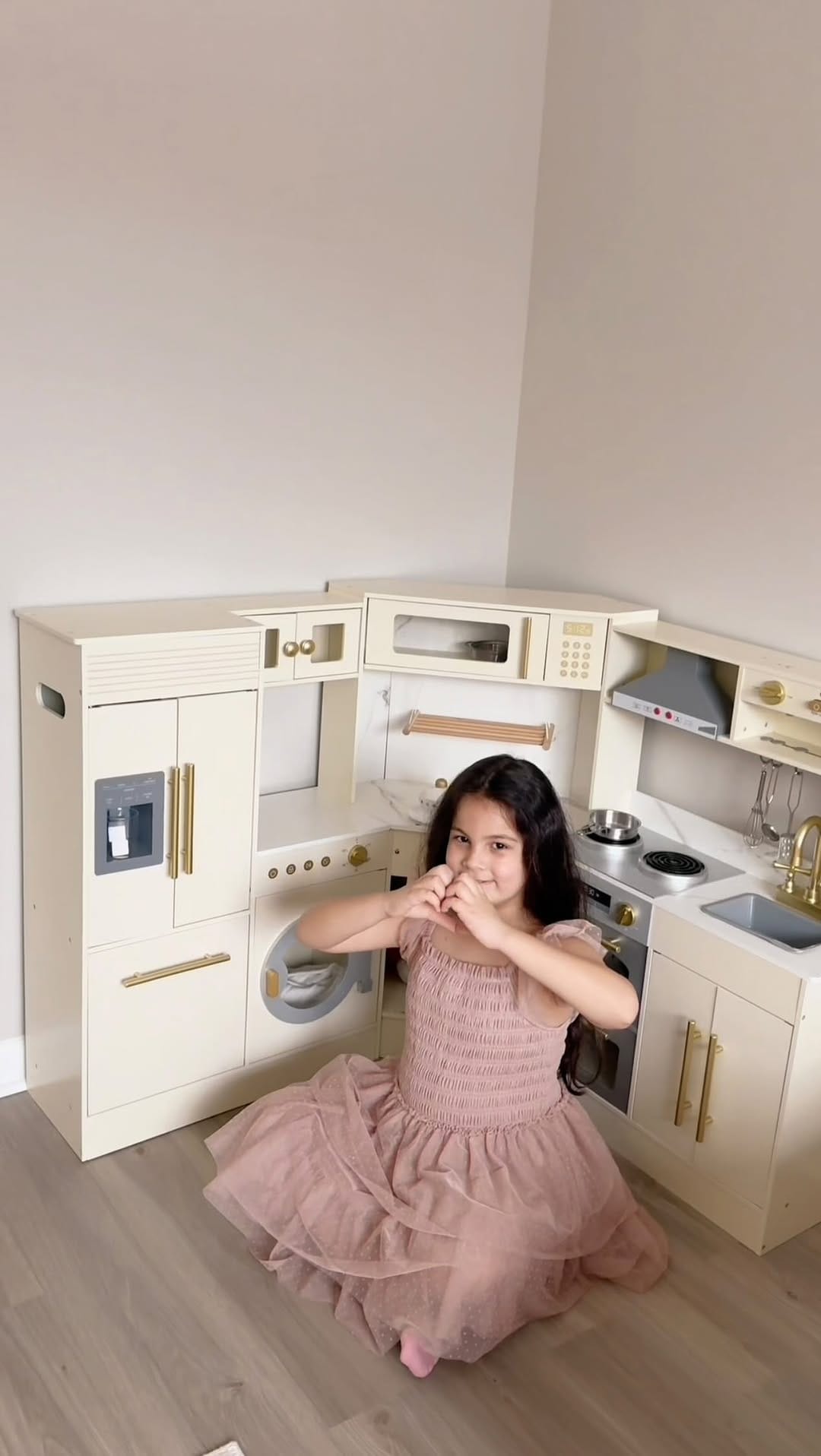 Post 6 by Yonca Gungordu on Instagram (video)