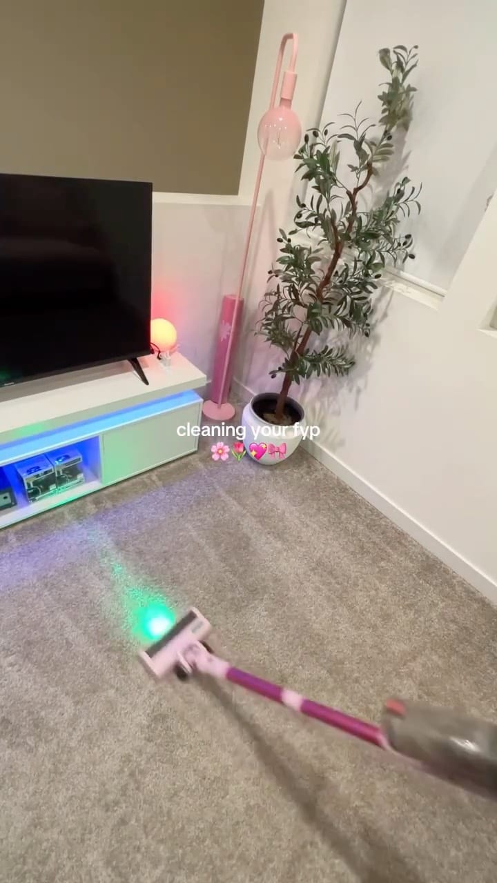 Post 5 by Britt on Instagram (video)