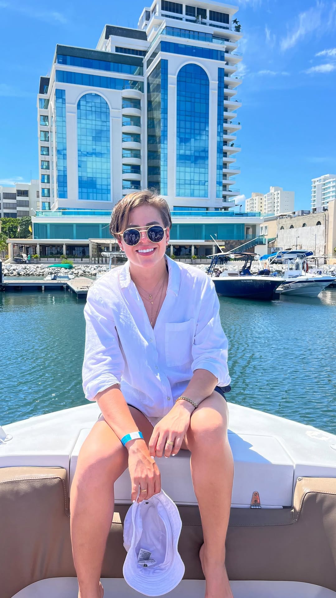 Post 10 by Sharom Almeyda on Instagram (video)