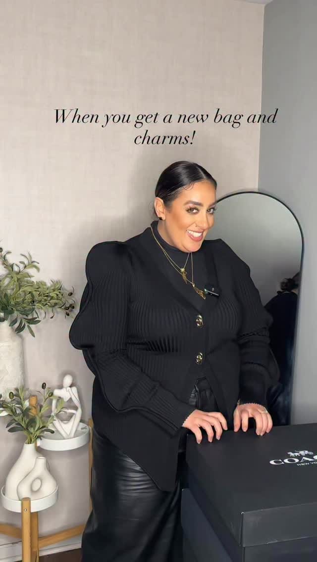 Post 1 by Summar | Fashion | Stylist | Influencer on Instagram (video)