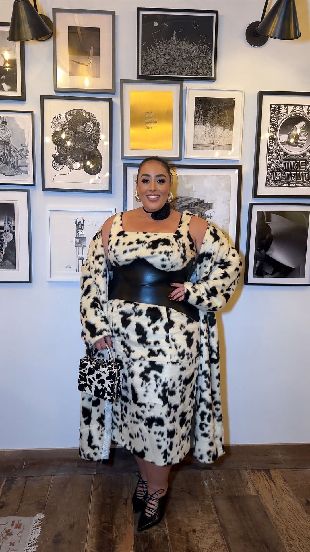 Post 7 by Summar | Fashion | Stylist | Influencer on Instagram (video)
