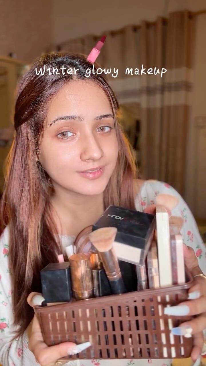 Post 5 by Ayesha kausar on Instagram (video)