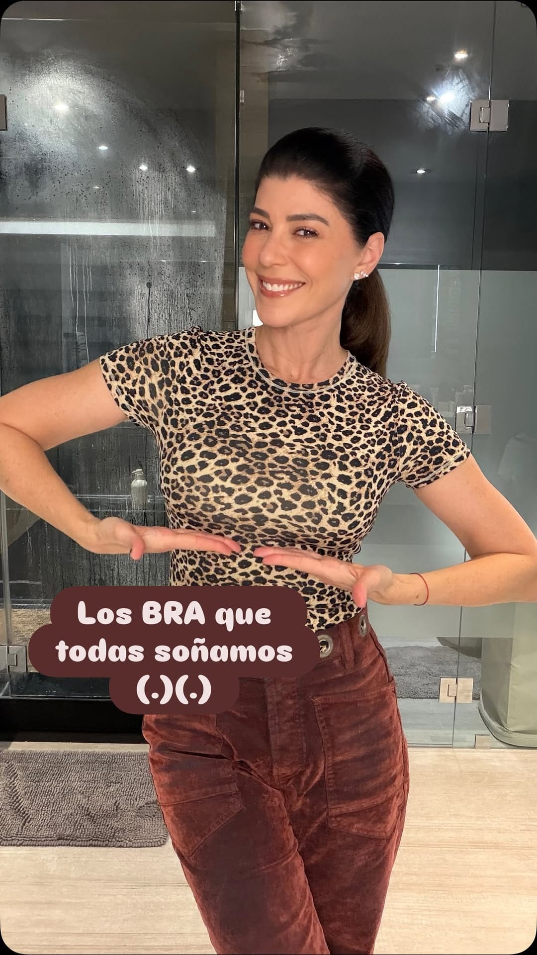 Post 8 by Anabelle Blum  / Latina Content Creator on Instagram (video)