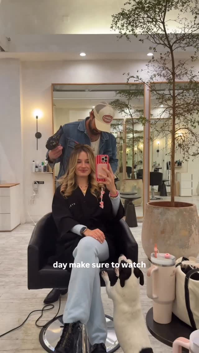 Post 3 by C O S E T T E  🎀 on Instagram (video)