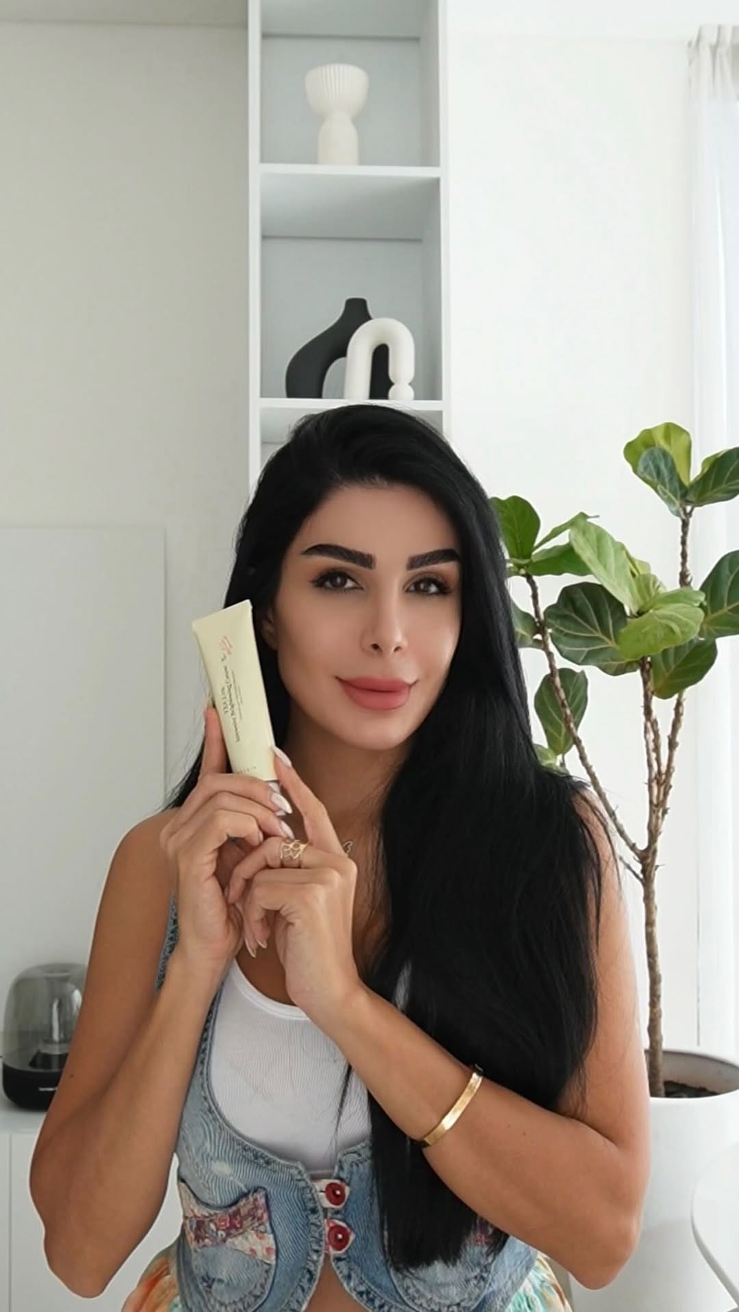 Post 8 by Sousan khatibzadeh on Instagram (video)