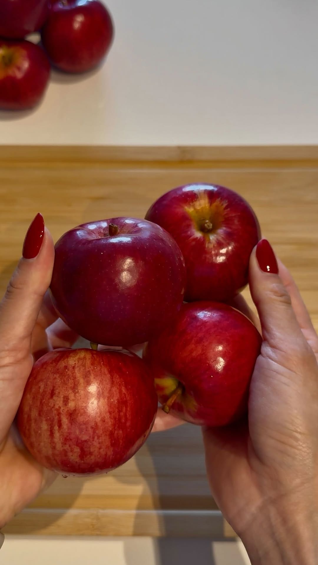 Post 2 by Fiorella Isturiz on Instagram (video)