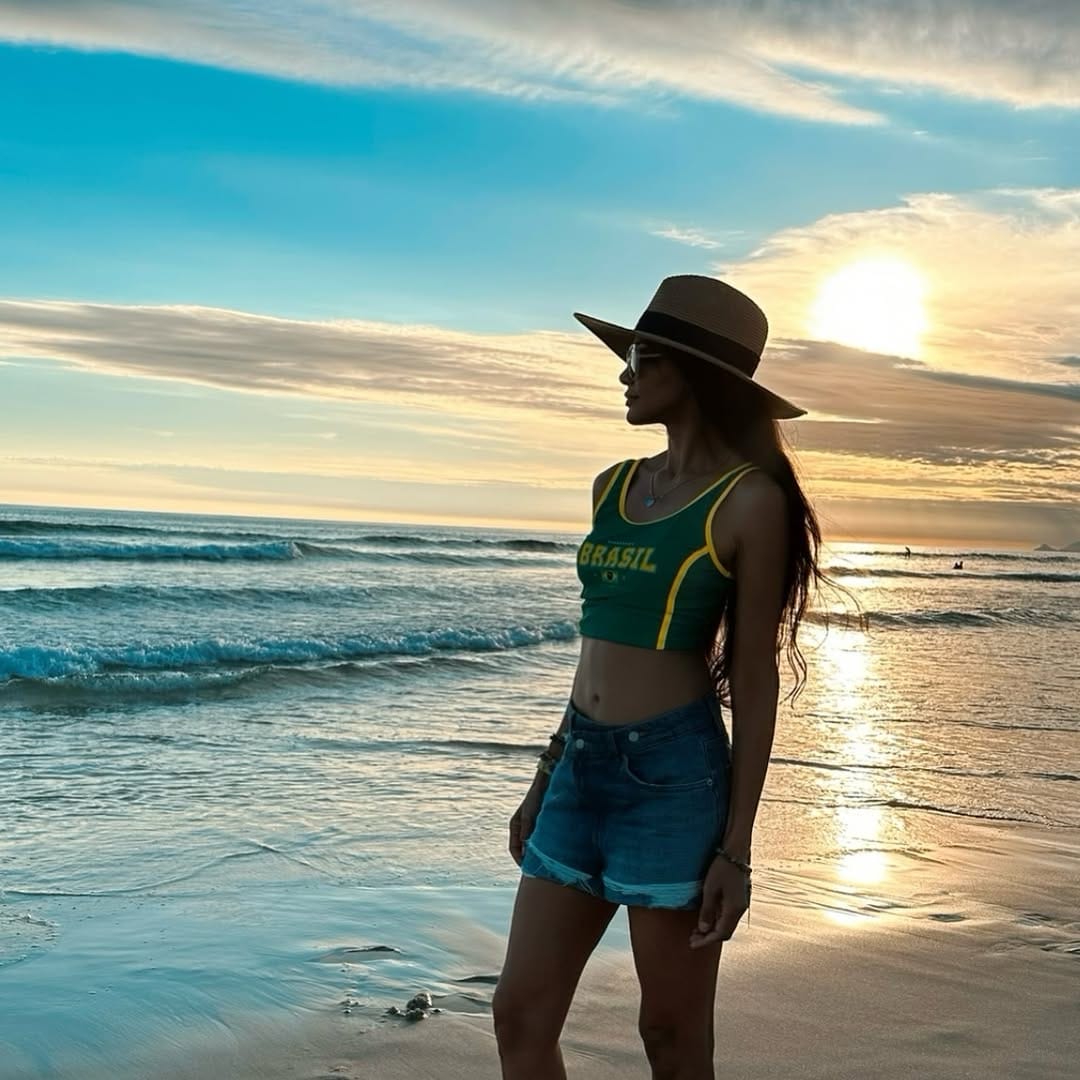 Post 3 by Alina Andrade on Instagram (image)