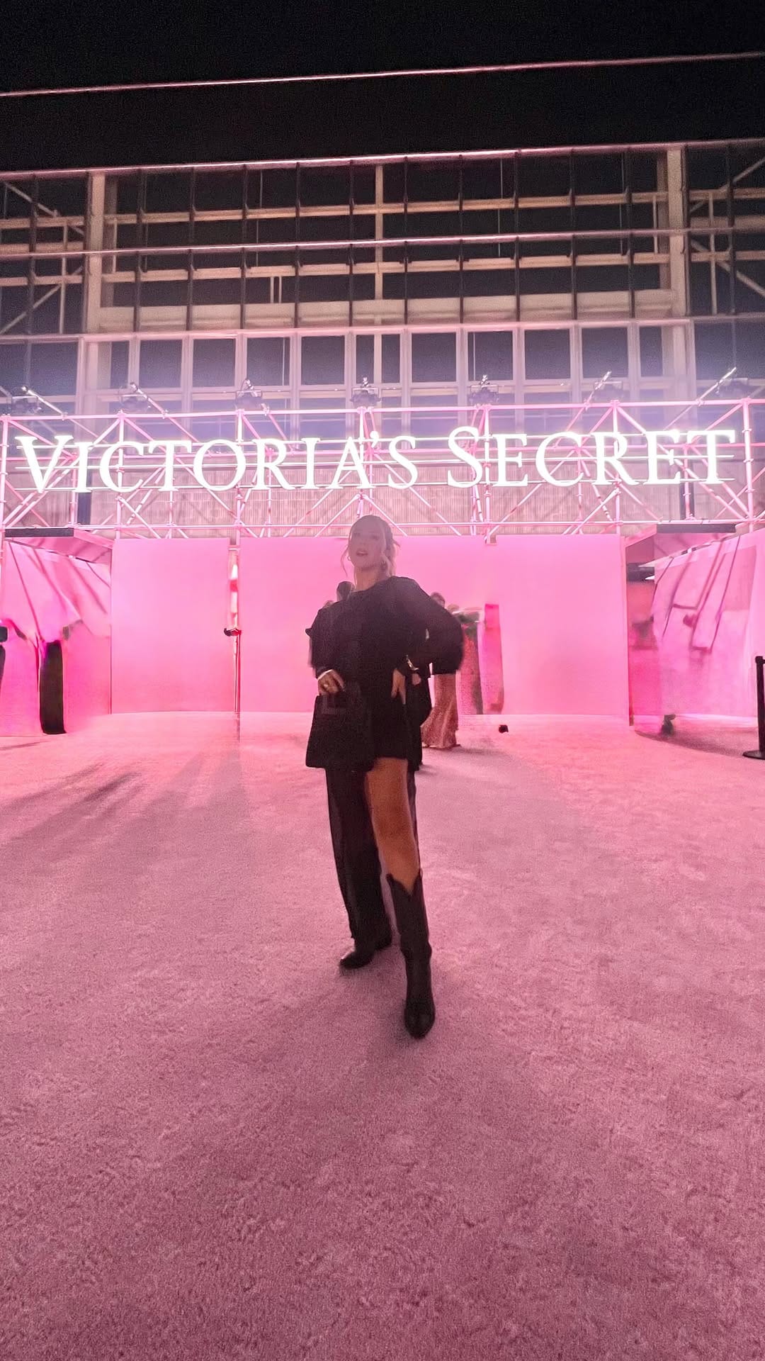 Post 8 by STEPHANIE CARRILLO on Instagram (video)