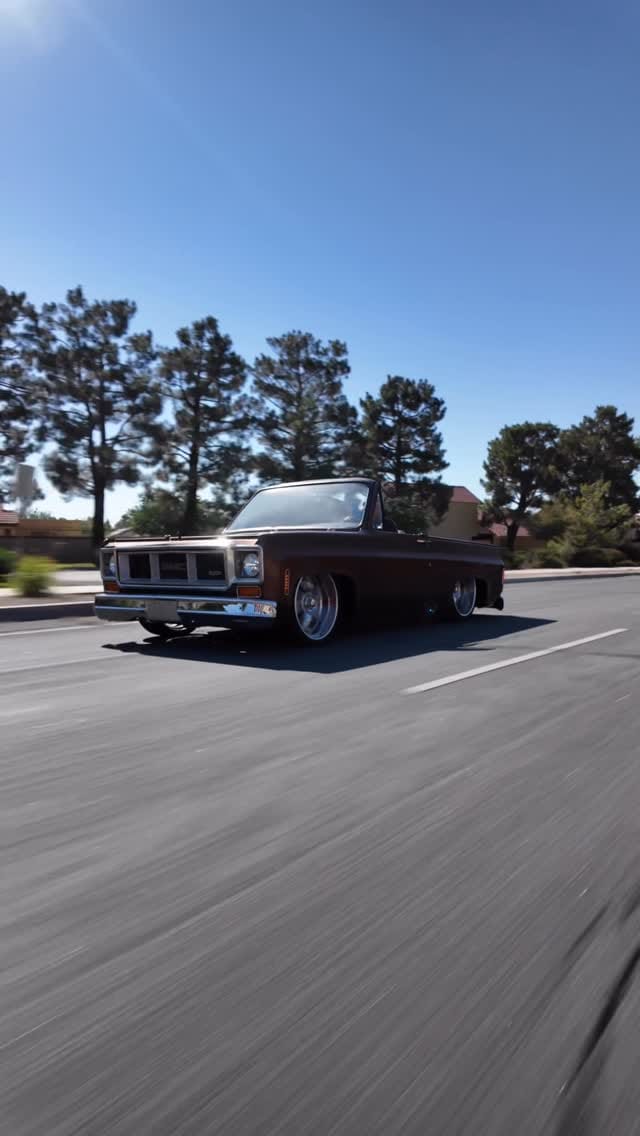 Post 1 by 🌴California Rollin🌴 on Instagram (video)