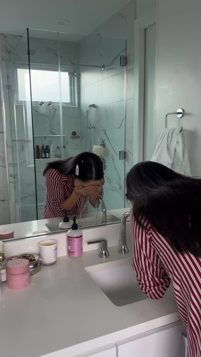 Post 8 by Arina Negishi on Instagram (video)