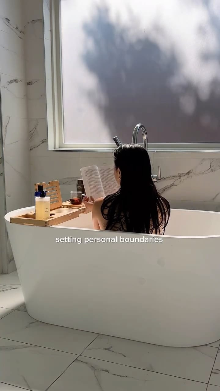 Post 9 by Arina Negishi on Instagram (video)