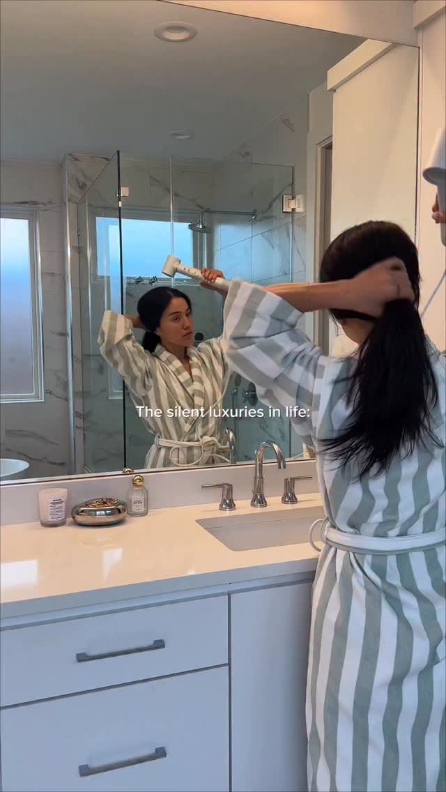Post 1 by Arina Negishi on Instagram (video)
