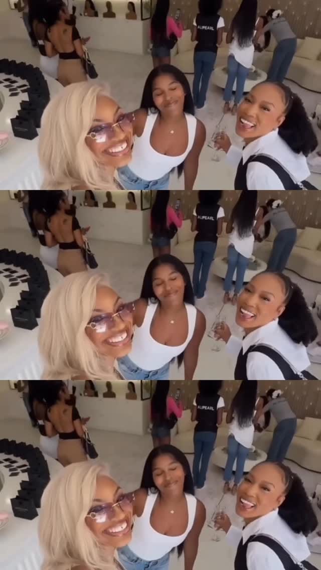 Post 4 by L A K I A S T A R on Instagram (video)
