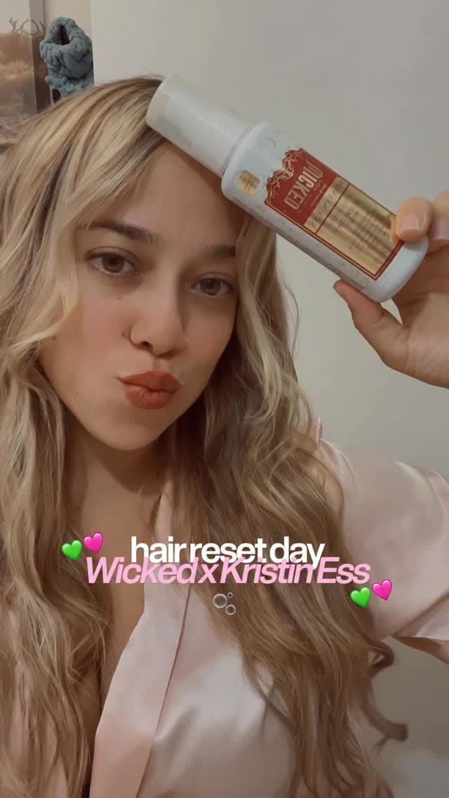 Post 9 by Andrea Reyes on Instagram (video)