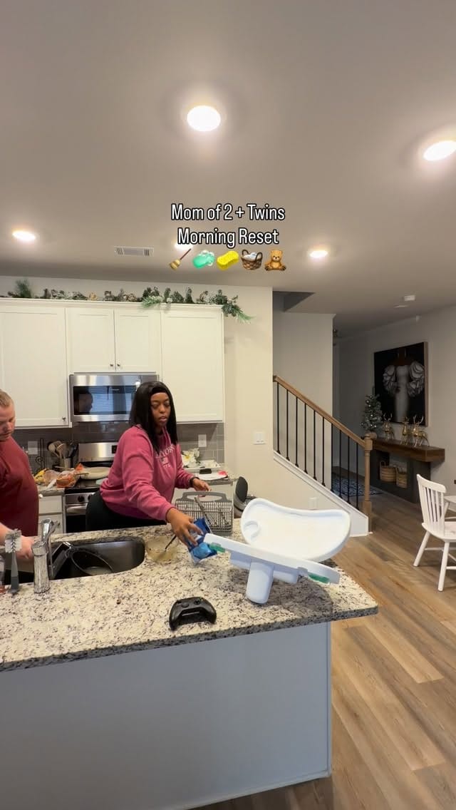 Post 6 by Meghan Holcomb on Instagram (video)