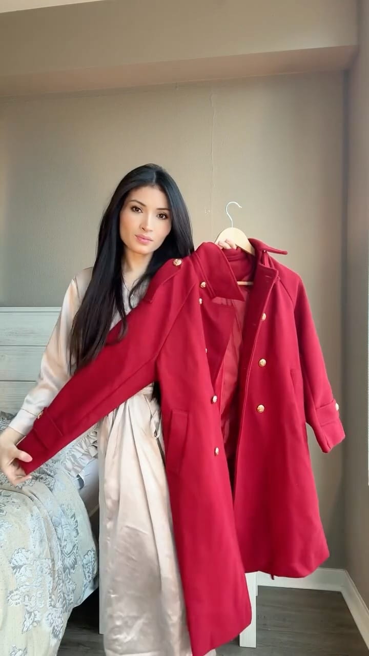 Post 4 by Paola Santos on Instagram (video)