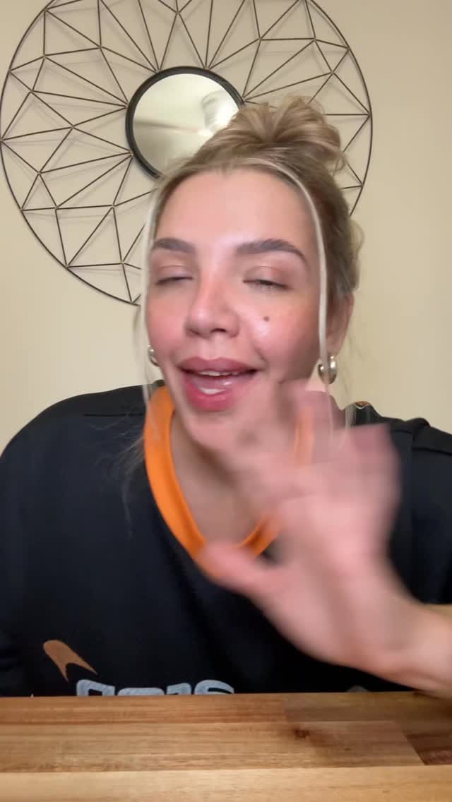 Post 3 by Reyna Villalobos on Instagram (video)
