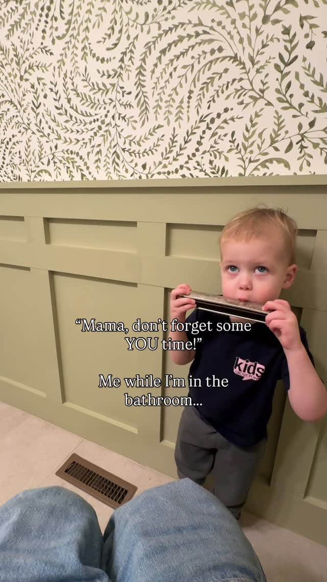 Post 3 by Lexy Burke on Instagram (video)
