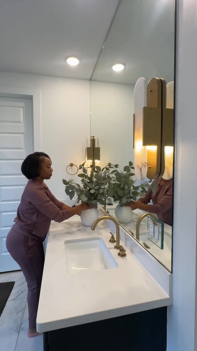 Post 2 by Alisha | Lifestyle & Beauty on Instagram (video)