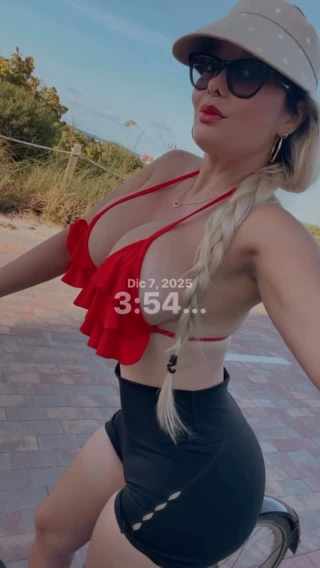 Post 5 by Paola Perez on Instagram (video)