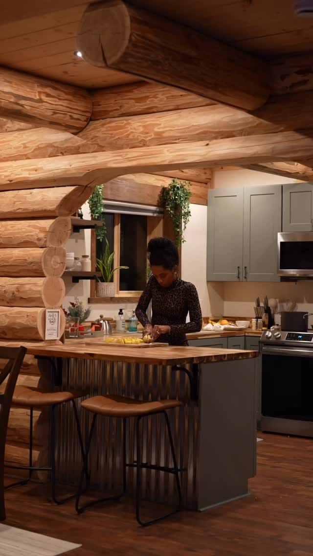 Post 5 by Brittany Williams on Instagram (video)