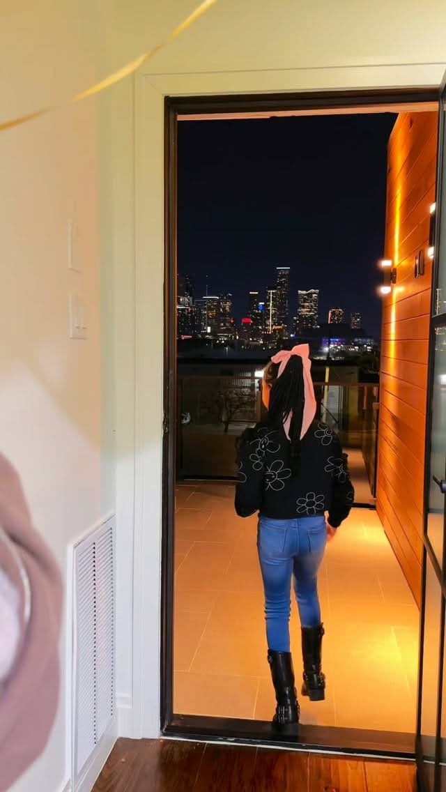 Post 7 by @watchingalicia on Instagram (video)