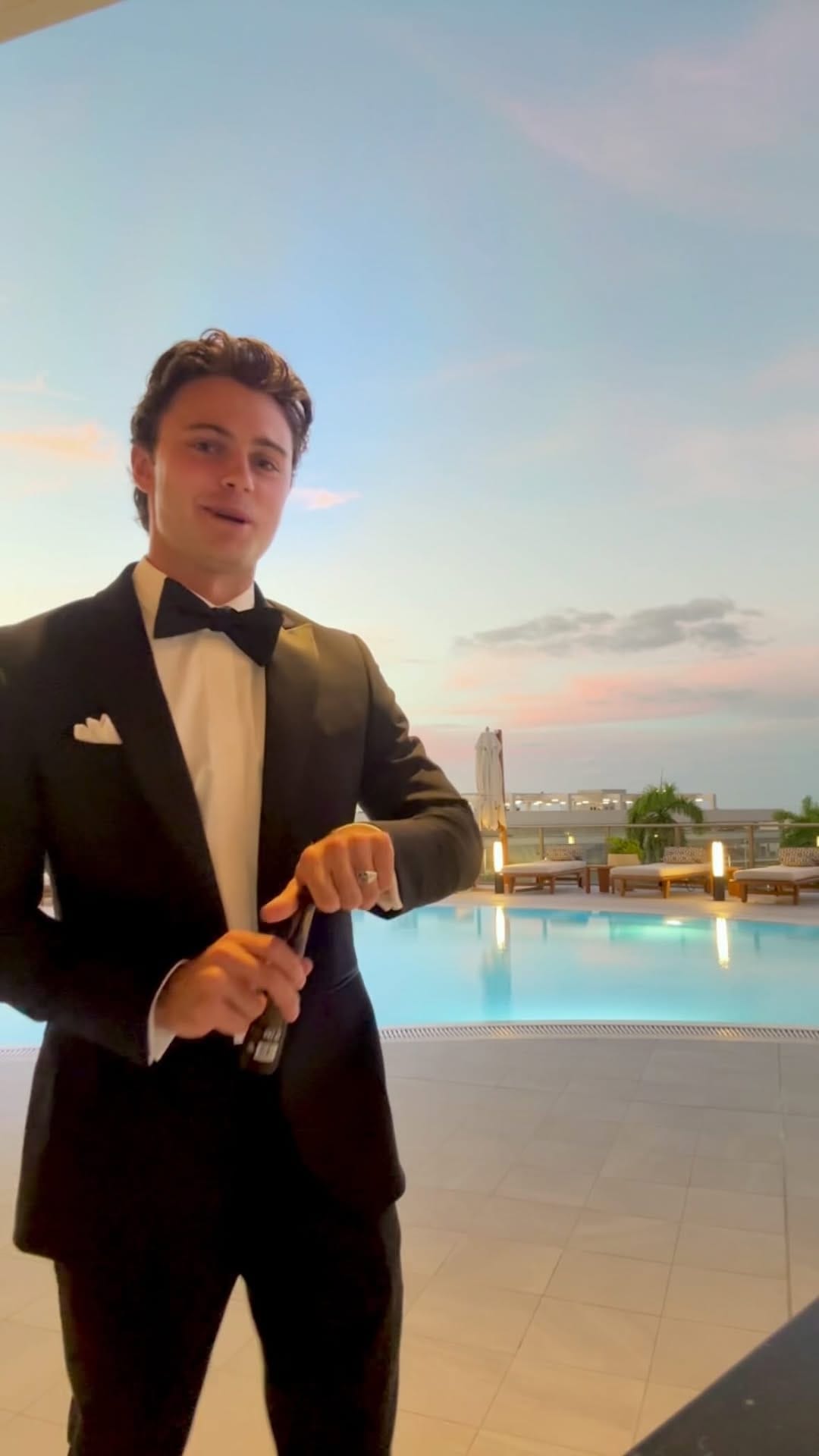 Post 3 by Harry Raftus on Instagram (video)