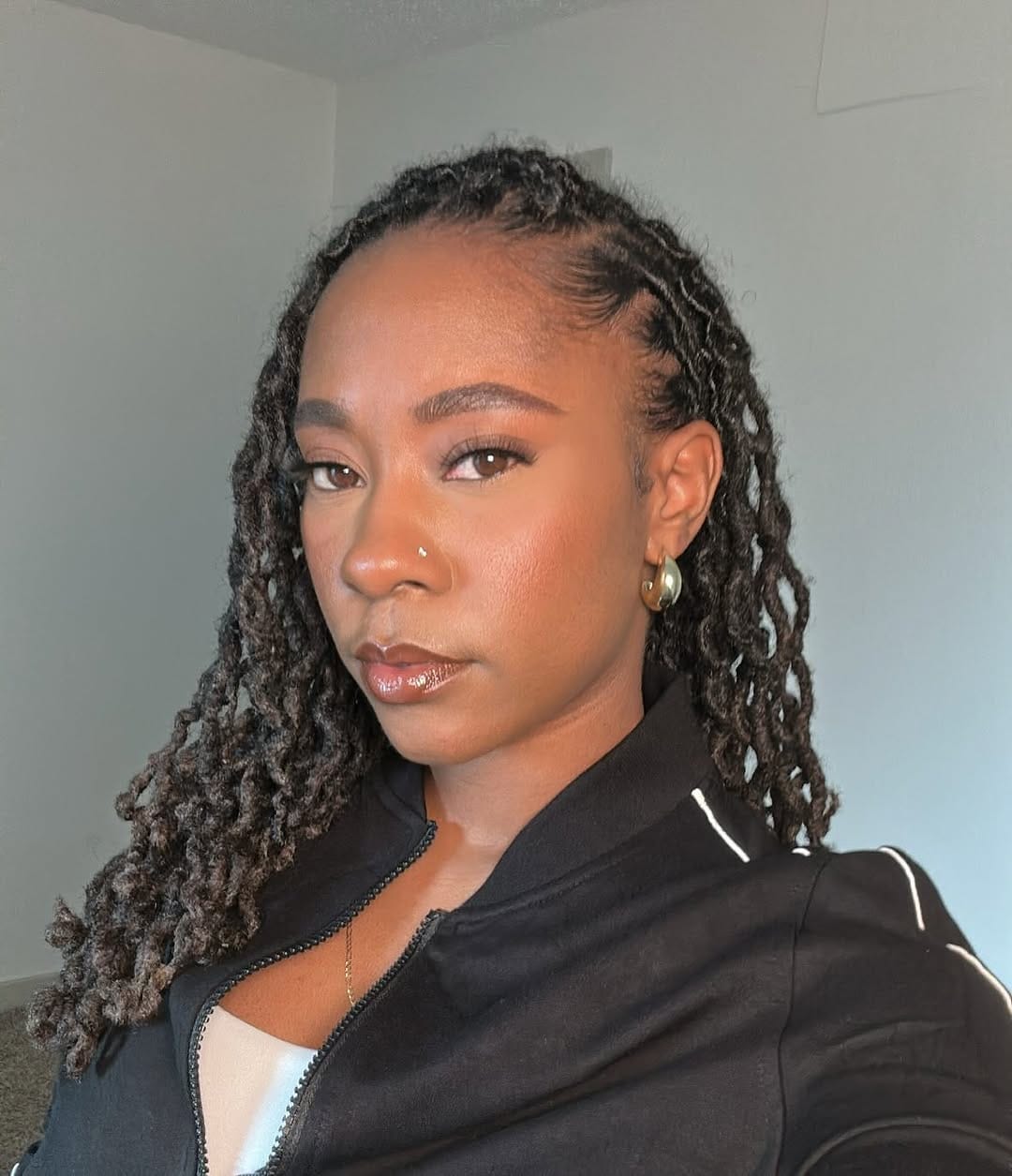 Post 10 by 𝐊𝐌𝐎𝐍𝐈𝐈𝐐𝐔𝐄 on Instagram (carousel)