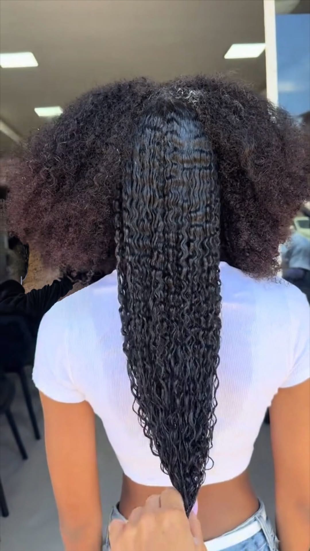 Post 10 by Isaura Santana on Instagram (video)