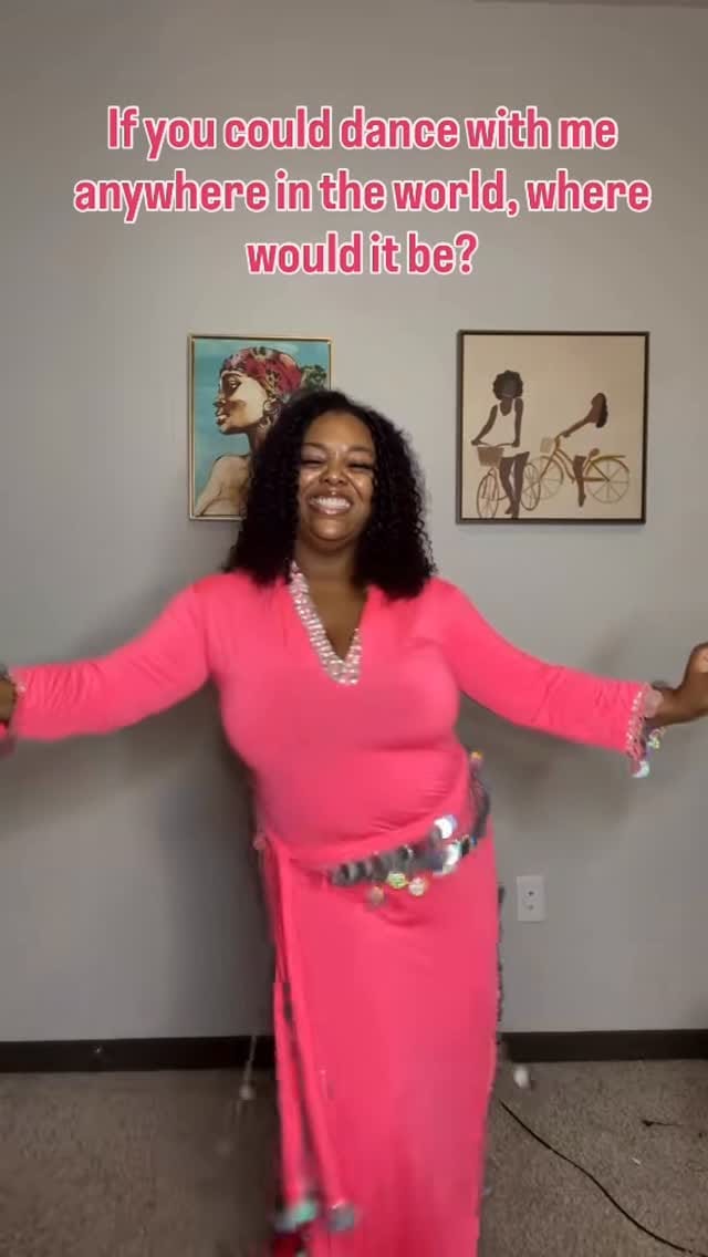 Post 3 by Tay Zavala Raqs on Instagram (video)