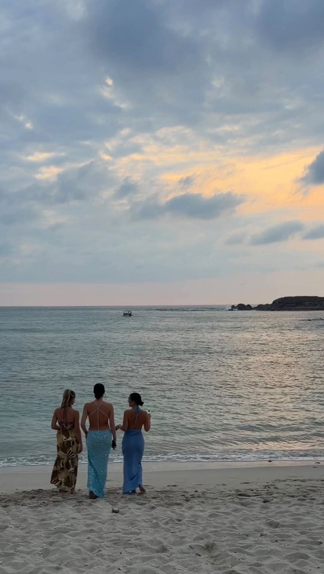 Post 5 by Alisha Alexandra on Instagram (video)