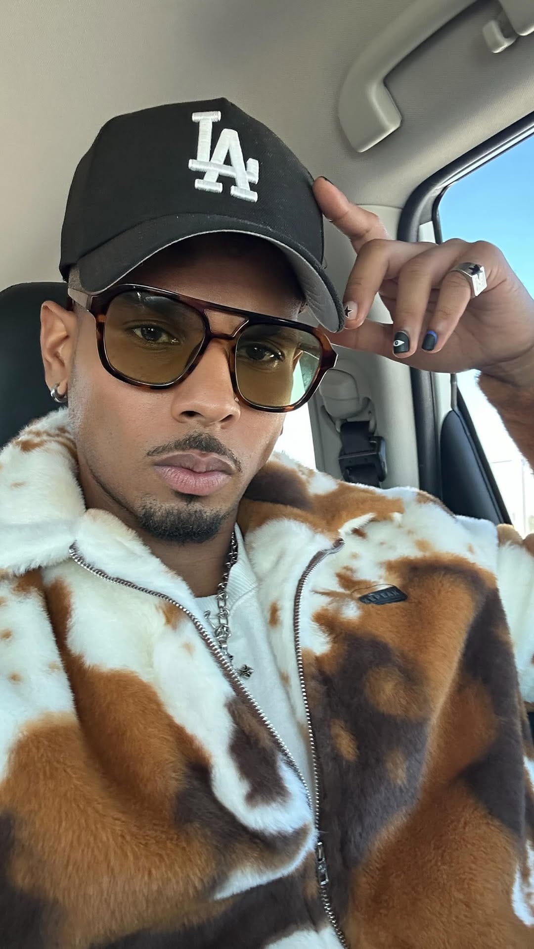 Post 3 by DARREN WEARS IT WELL on Instagram (video)