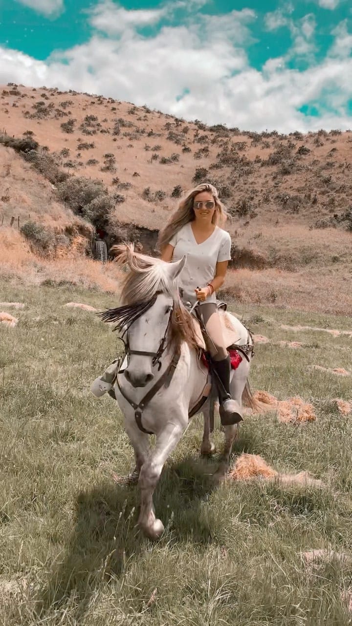 Post 10 by Jessica Serrano on Instagram (video)