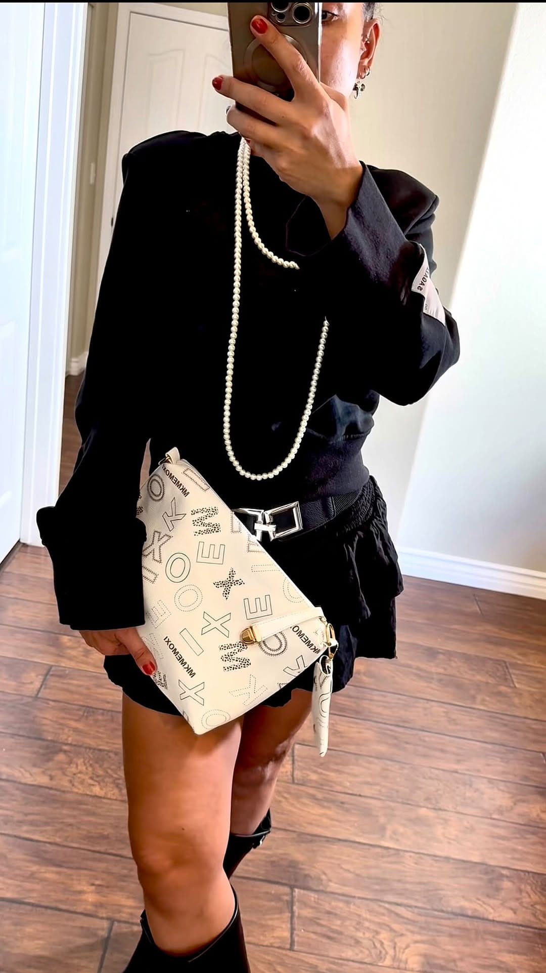 Post 9 by Lale Takoglu on Instagram (video)