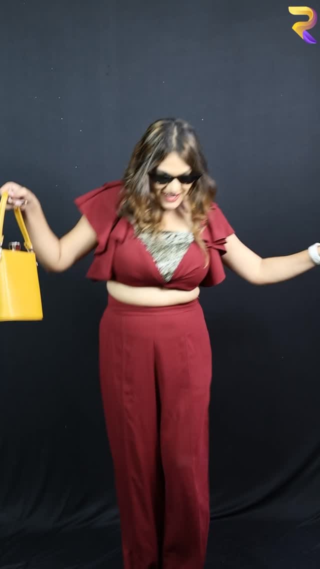 Post 2 by Isha Pune influencer & Disha US influencer on Instagram (video)